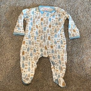 Magnetic me footed sleeper